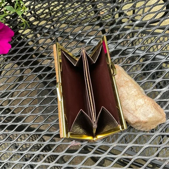 Quality Tan & Gold Alligator Nice Feel Skin Texture Wallet! - Picture 9 of 16